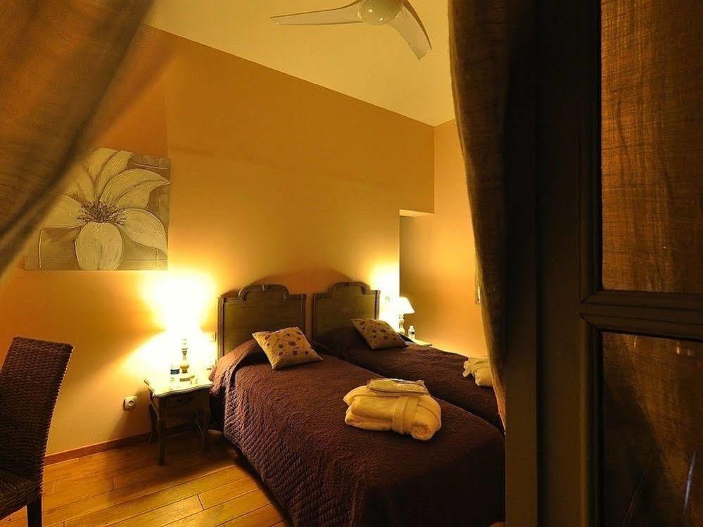 Chambres D'Hotes - Bed And Breakfast Les Palmiers Mèze Екстериор снимка